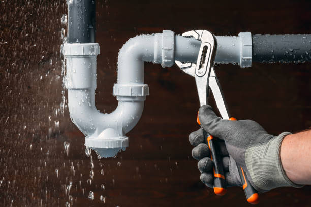 Professional Drain Cleaning technician working in Dowell, IL